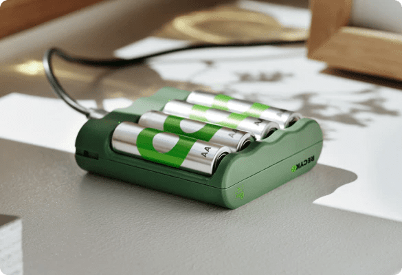 Alternative view of 超霸 – 綠再 新世代充電器｜快充電器(USB) M451 及底座 D451連4粒 2600mAh AA鎳氫充電電池｜即開即用