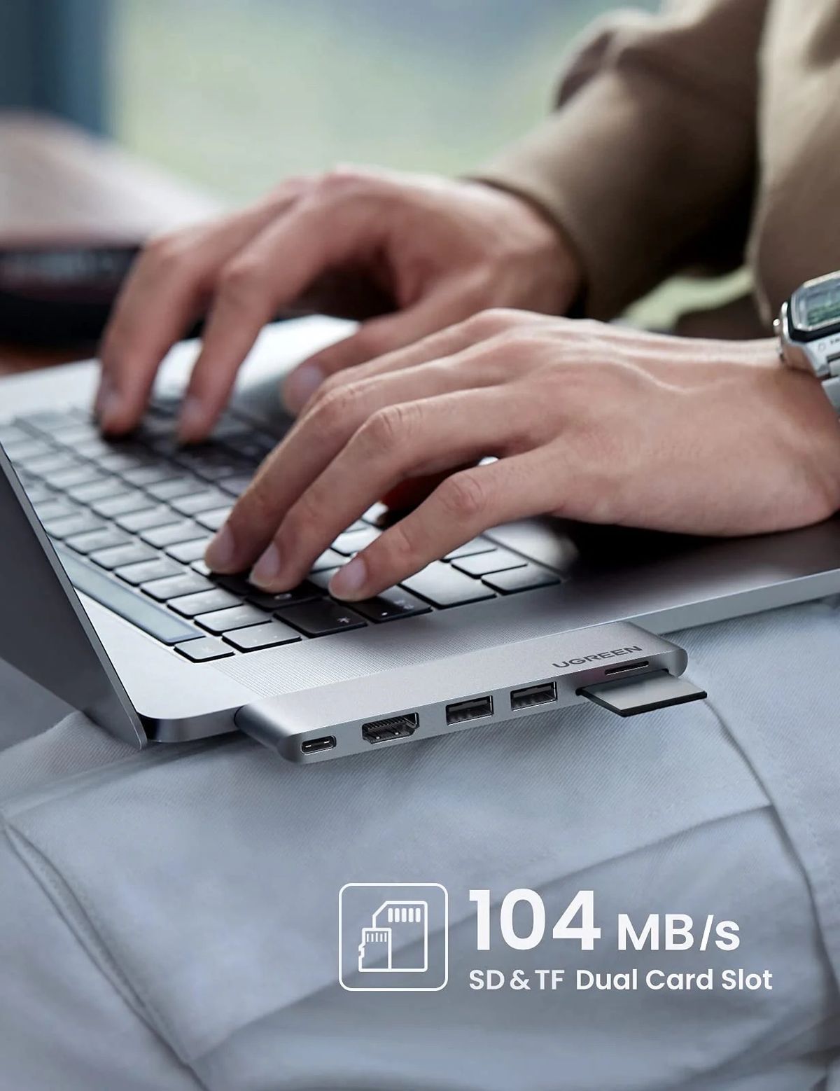 UGREEN 8211 6合2 USB C 集線器適用於 MacBook ProAir  6 IN 2  100W  SD TF  3x USB 30  Thunderbolt 3 6K 60Hz  CM25