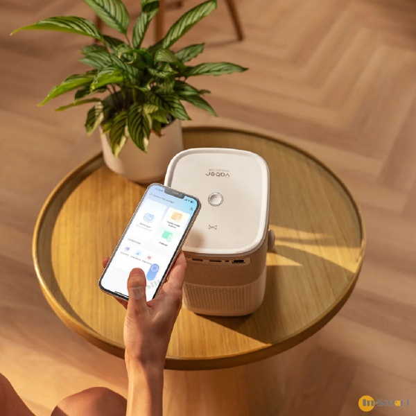 Yaber – T2 PLUS 隨身室內室外投影機; 支援 4K 影像; 內置充電電池; JBL 認証 16W 立體聲揚聲器; 杜比音訊支援; 450 ANSI 流明; 原生 1080P; Google TV - Image 5