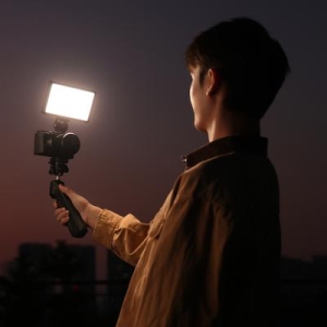 ULANZI 優籃子 K6500 磁吸藍牙調控工作室補光燈 攝影補光燈 8211 黑色 10種預設組合 8000mAh電池 1000Lux 不連底座 51641001-L149