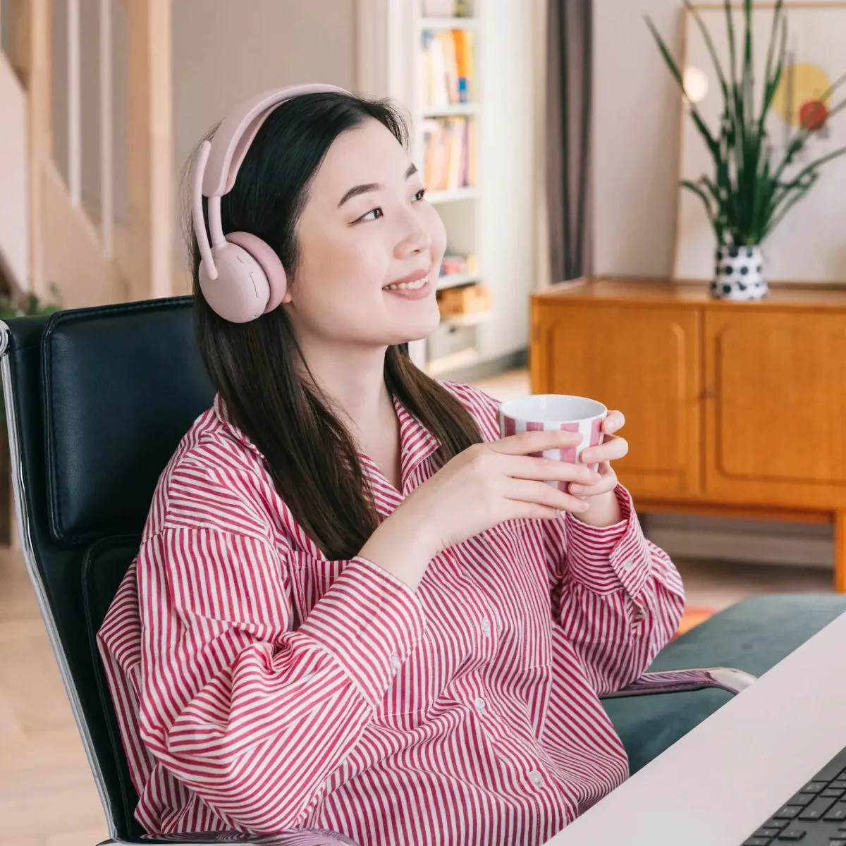 Logitech Zone Wireless 2 ES 玫瑰色 具備自動調整式複合 ANC 和降噪麥克風的無線耳機含麥克風助您保持專注
