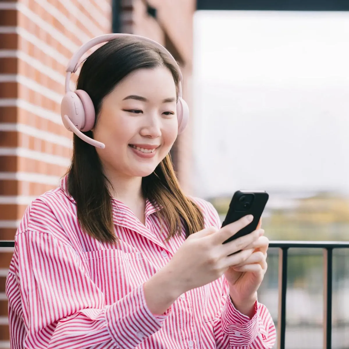 Logitech Zone Wireless 2 ES 玫瑰色 具備自動調整式複合 ANC 和降噪麥克風的無線耳機含麥克風助您保持專注
